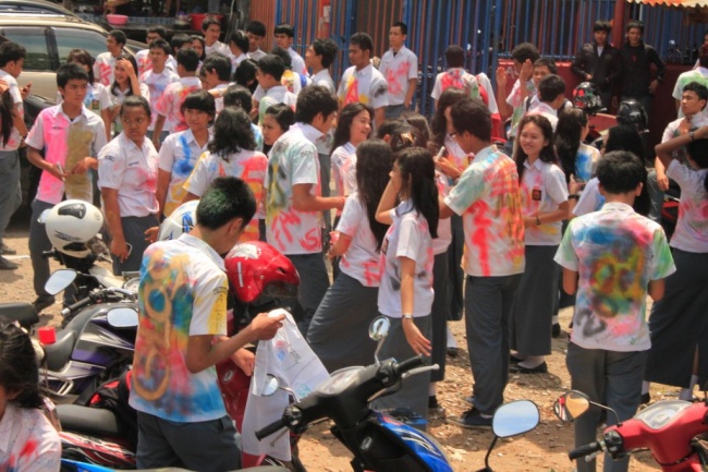 Seragam Sekolah Kece